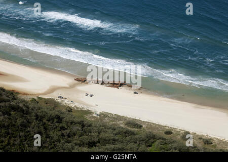 Vista aerea, relitto, luxury liner SS. Maheno, si è arenata sulla spiaggia a 09.07.1935 durante la tempesta, 75 Mile Beach Road Foto Stock