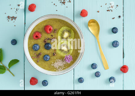 Frullato di kiwi ciotola Foto Stock