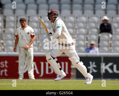 Old Trafford, Manchester, Regno Unito. Xxiv Maggio, 2016. La Contea di Supersavers campionato. Lancashire versus Surrey. Il giorno 3. Surrey battitore Jason Roy. Credito: Azione Sport Plus/Alamy Live News Foto Stock