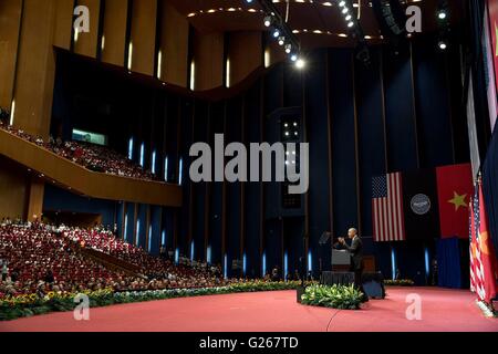 La città di Ho Chi Minh, Vietnam. Xxiv Maggio, 2016. Il Presidente degli Stati Uniti Barack Obama offre commento al Centro Convegni Nazionale Il 24 maggio 2016 ad Hanoi, Vietnam Credito: Planetpix/Alamy Live News Foto Stock