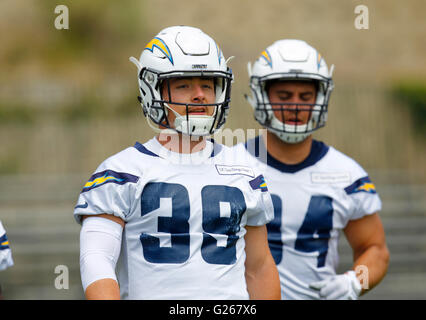 San Diego, CA, Stati Uniti d'America. 23 Maggio, 2016. SAN DIEGO, CA - 23 Maggio 2016 - | San Diego Chargers running back Danny Woodhead guarda su durante la pratica. | Il caricabatterie si è tenuta la prima di 10 OTAs ''organizzato attività del team'' dove il reato può andare contro la difesa. © K.C. Alfred/San Diego Union-Tribune/ZUMA filo/Alamy Live News Foto Stock