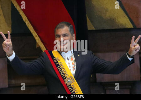 Quito, Ecuador. Xxiv Maggio, 2016. Ecuatorian Presidente Rafael Correa gesti come egli offre il suo ultimo rapporto alla nazione prima Assemblea Nazionale a Quito, capitale dell'Ecuador, il 24 maggio 2016. Credito: ANDES/Xinhua/Alamy Live News Foto Stock