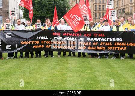 Londra, UK, 25 maggio 2016, banner alla protesta di lavoratori siderurgici Credito: Ian Davidson/Alamy Live News Foto Stock