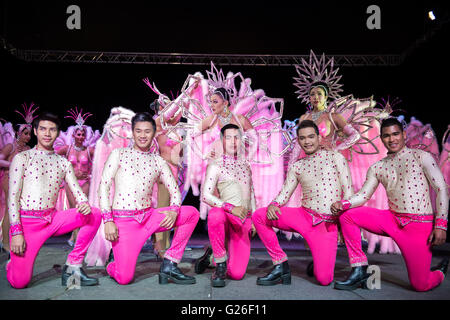 Sydney, Australia. 25 Maggio, 2016. Ladyboys durante la Thailandia Ladyboy Superstars Cabaret foto chiamata prima della loro performance nei Cabaret Big Top di Fox Studios. Credito: Hugh Peterswald/Pacific Press/Alamy Live News Foto Stock