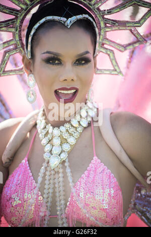 Sydney, Australia. 25 Maggio, 2016. Ladyboys durante la Thailandia Ladyboy Superstars Cabaret foto chiamata prima della loro performance nei Cabaret Big Top di Fox Studios. Credito: Hugh Peterswald/Pacific Press/Alamy Live News Foto Stock