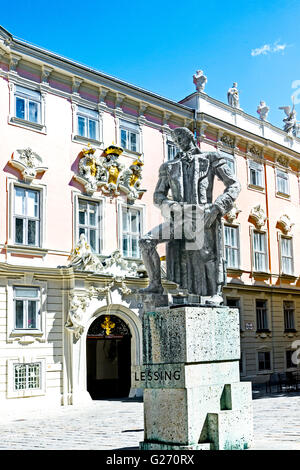 Judenplatz ,una piazza cittadina a Vienna la Innere Stadt con Lessing monumento; Lessing Denkmal Foto Stock