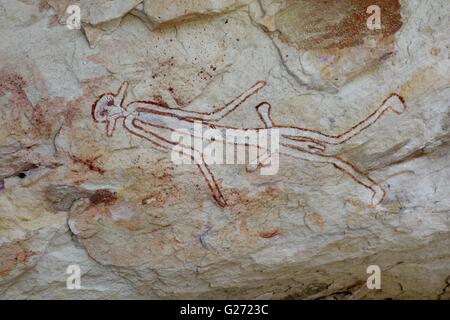 Antichi dipinti Aborigeni delle caverne noto come "arte rupestre" trovata a Mount Borradaile, a ovest di Arnhem Land, Territorio del Nord, l'Australia Foto Stock