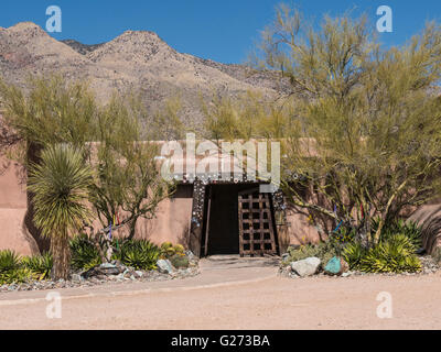 La porta di ingresso, DeGrazia Gallery nel sole, Tucson, Arizona. Foto Stock