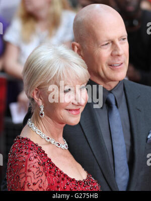 Londra, UK, 22 luglio 2013. Dame Helen Mirren e Bruce Willis frequentare la premiere europeo di Red 2 presso Empire Leicester Square Foto Stock