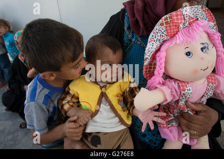 MSF salute mentale attività Alwan in un campo di rifugiati in Iraq settentrionale Foto Stock