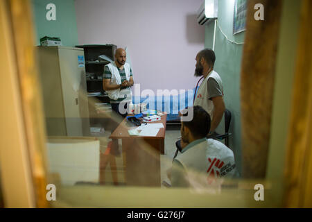 Centro medico iracheno per gli sfollati interni Foto Stock
