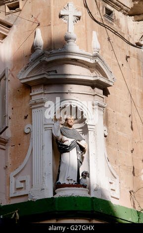 Angolo di strada della statua di San Domenico di La Valletta Foto Stock