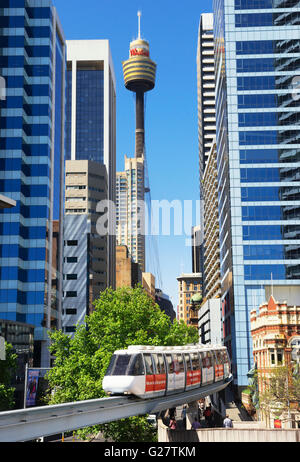 Monorotaia attraverso la città di Sydney, Nuovo Galles del Sud, Australia Foto Stock