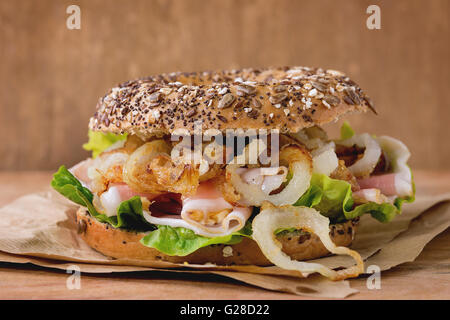 Grano intero bagel Foto Stock