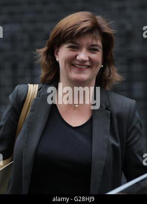 Londra, UK, 15 Sep 2015: Nicky Morgan MP, Segretario di Stato per l educazione e il ministro per le donne e di Uguaglianze, visto che frequentano il cabinet incontro a Downing Street, Londra Foto Stock