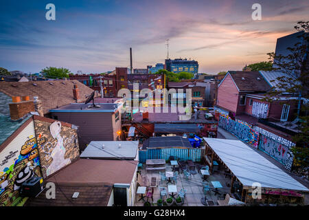 Vista al tramonto di Kensington market, a Toronto, Ontario. Foto Stock