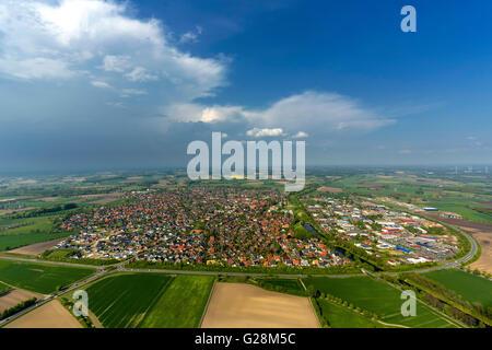 Vista aerea, Olfen, città verde, cielo nuvoloso su Olfen, Münsterland campagna, Germania, Europa, vista aerea, uccelli-occhi vista, Foto Stock