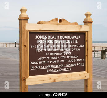 Jones Beach avviso bike etiquette, Long Island, New York, Stati Uniti d'America Foto Stock