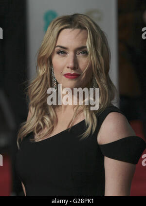 Kate Winslet assiste l'EE Bafta British Academy Film Awards presso la Royal Opera House on Feb 14, 2016 a Londra Foto Stock