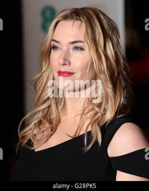 Kate Winslet assiste l'EE Bafta British Academy Film Awards presso la Royal Opera House on Feb 14, 2016 a Londra Foto Stock