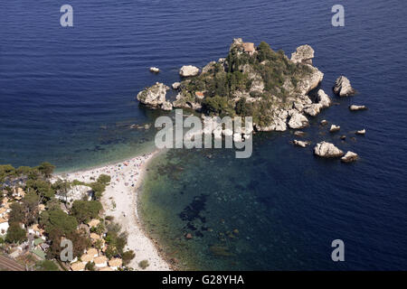 Taormina, Sicilia: Isola Bella (bellissima isola) visto dal di sopra Foto Stock