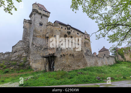 Castello di Lichtenstein è situato vicino a Maria Enzersdorf a sud di Vienna.Austria Foto Stock