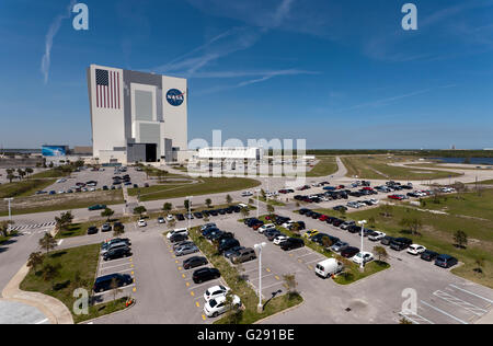 Un ampio angolo di vista del gruppo del veicolo edificio, o VAB, alla NASA Kennedy Space Center, Merritt Island, Florida, Foto Stock