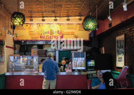 Due scarponi Pizza in Hell's Kitchen, NEW YORK Foto Stock