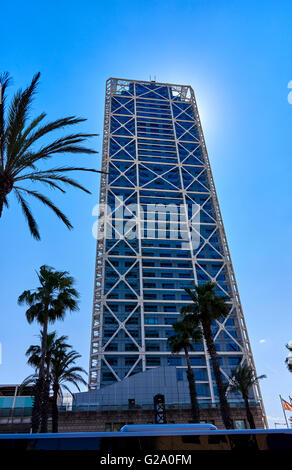 Il Port Olímpic è una marina si trova a Barcellona, in Catalogna Foto Stock