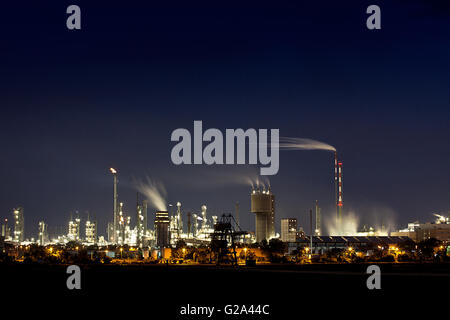 Fabbrica chimica Area in Ludwigshafen Germania di notte Foto Stock