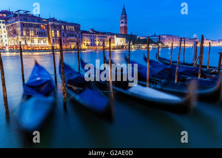 Gondole a Venezia Venezia, Veneto, Italia Foto Stock