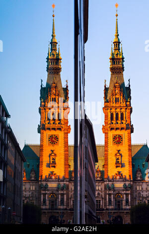 Il vecchio municipio il Rathausmarkt in Hamburg Amburgo, Germania Foto Stock