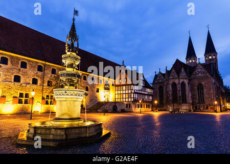 Fontana sulla Altstadtmarkt di Braunschweig Braunschweig (Brunswick), Bassa Sassonia, Germania Foto Stock