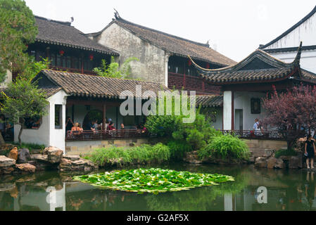 Paesaggio in Giardino Lingering, sito Patrimonio Mondiale dell'UNESCO, Suzhou, provincia dello Jiangsu, Cina Foto Stock