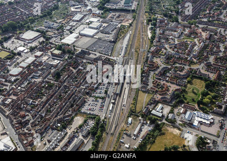 Una veduta aerea della stazione ferroviaria e immediati dintorni in Grantham, Lincolnshire Foto Stock