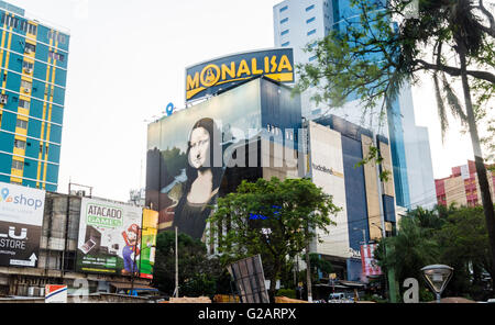 Ciudad del Este, pannelli pubblicitari, Paraguay Foto Stock