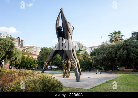 Dal momento che la crisi finanziaria ha colpito la Grecia vi è stata una esplosione di graffiti per le strade di Atene, la capitale della nazione. Questo è un esempio di alcuni dei colorati e spesso molto creative arte di strada. Foto Stock