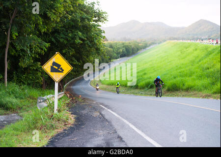 Un segno forte attenzione simbolo pericolose . Foto Stock