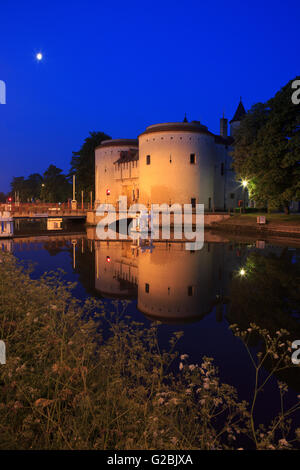 Il medievale Kruispoort Gate (1400) a Bruges, Belgio Foto Stock