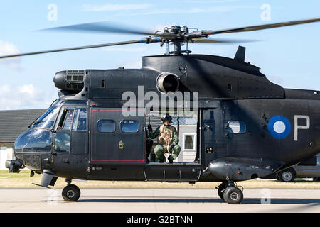 Royal Air Force (RAF) Aérospatiale (Eurocopter) SA-330E Puma HC.2 Elicottero da 230 Squadriglia con base a RAF Benson Foto Stock