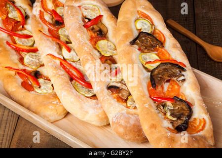 Pasto vegetariano con melanzane e pomodori Foto Stock