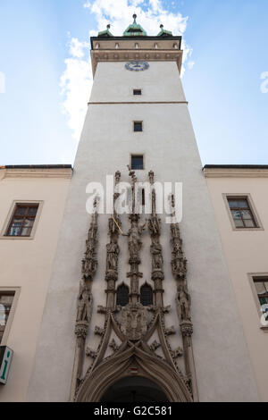 Il portale del Municipio della Città Vecchia di Brno la capitale della Moravia nella Repubblica ceca, UE Foto Stock