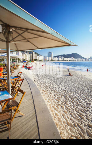 Beachside cafe, Copacabana, Rio de Janeiro, Brasile Foto Stock