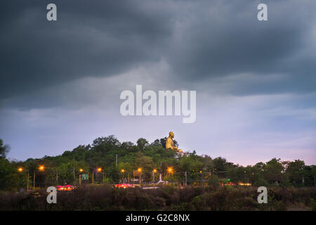 Wat Doi ti. Big Buddha costruito in circa 2011 all'attrazione di Lamphun,della Thailandia. Foto Stock