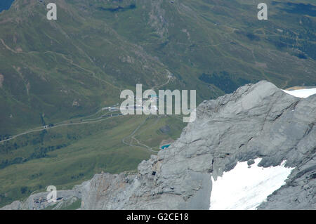 Vista dal Jungfraujoch passare verso Kleine Scheidegg nelle Alpi in Svizzera Foto Stock