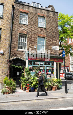 Esterno di Pollock's Toy Museum di Fitzrovia nel central London, England, Regno Unito Foto Stock