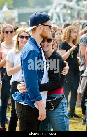 Folle a BBC Radio 1's Big Weekend al Castello di Powderham in Exeter. Foto Stock