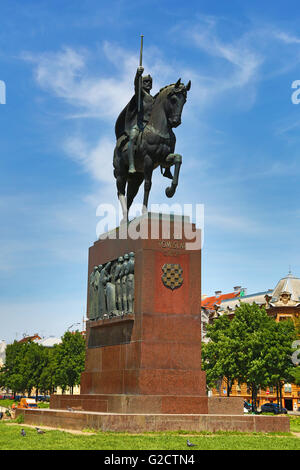Statua del Re (Kralj) Tomislav in sella ad un cavallo in re Tomislav Square a Zagabria in Croazia Foto Stock