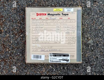 North Hills, in California, Stati Uniti d'America. 25 Maggio, 2016. L'originale nastro master di un album 1957, Sonny Clark Trio, dal pianista jazz Sonny Clark è fotografato a Kevin Gray's Cohearent Audio Studio. Fondata nel 1978, questioni di musica Jazz è dedicato al re-rilasciando nuovi pressature storico di Blue Note Records titoli jazz su 45 e 33 giri/min, 180g vinile vergine. Ciascuno di ri-rilasciato album jazz è restaurata e rimasterizzata dal master originale nastri analogici e caratteristiche la mitica Blue Note di copertina con gatefold giacche e altre foto dalle sessioni originali.(Immagine di credito: © Brian Cahn via Foto Stock