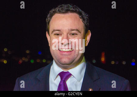 Sydney, Australia - 27 Maggio 2016: Vivid Sydney Light Show Festival aperto il 27 maggio 2016. Il festival è stato impostato per essere eseguito fino al XVIII di giugno con una vasta gamma di luci, sculture e installazioni. Nella foto è il NSW il Ministro per il commercio, il turismo e gli eventi principali, Stuart Ayres alla serata di apertura del Vivid Sydney Light Show. Credito: mjmediabox /Alamy Live News Foto Stock